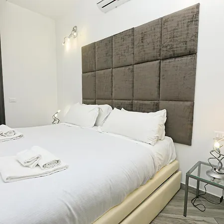 Dclass Acquario Vanilla Apartment Genoa